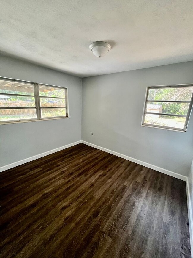 Building Photo - 4939 Flamingo Ln