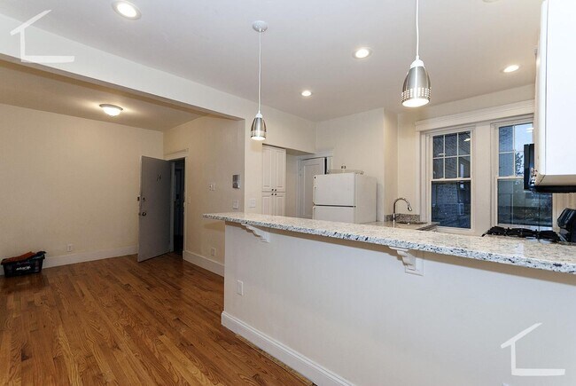 Foto del edificio - Top-notch and elegant apartment