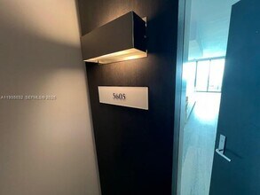 Building Photo - 900 Biscayne Blvd