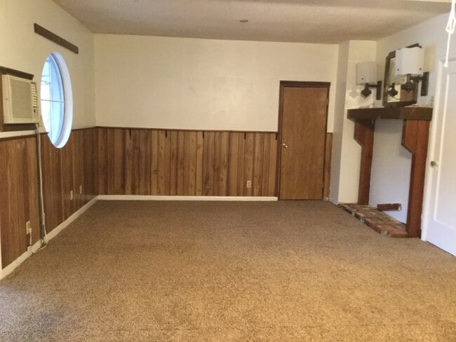 Foto del edificio - McCullough - 220 PacTerr, 201&amp;203 CL-PM-009-0425