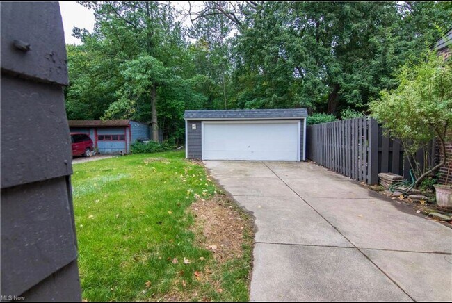 Building Photo - 3908 Orchard Rd