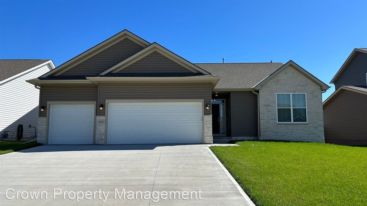 Foto principal - 4 br, 3 bath House - 18506 Olive Circle