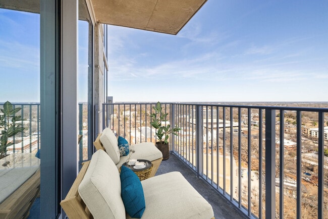 Skyhouse Raleigh apartments — community photo - Skyhouse Raleigh