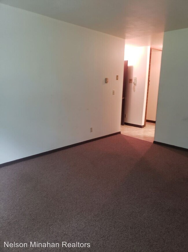 Building Photo - 415 N Mill St