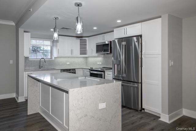 Foto del edificio - 100 Glen St