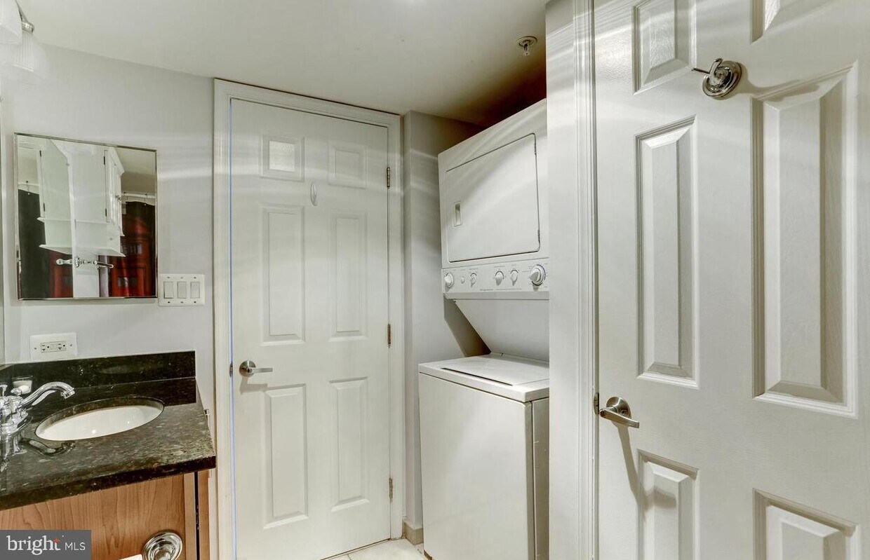 Foto principal - 3401-3420 38th St NW