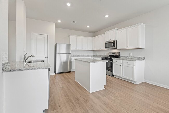 Building Photo - 8819 New Jade Dr