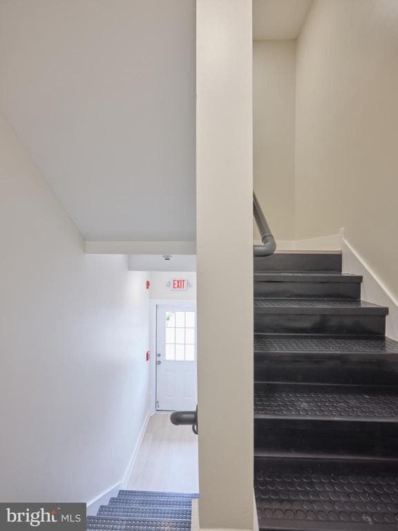 Building Photo - 32 S State St