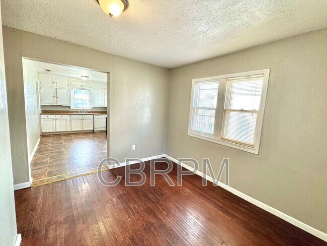 Foto del edificio - 2421 22nd St