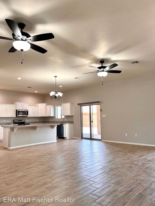 Foto del edificio - 4 br, 3 bath House - 5849 E.44th Parkway
