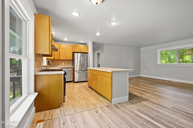 Foto del edificio - 99 1/2 Walworth St