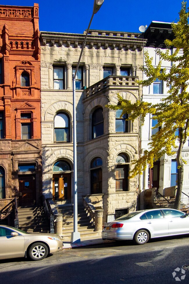 Building Photo - 131 W 122nd St