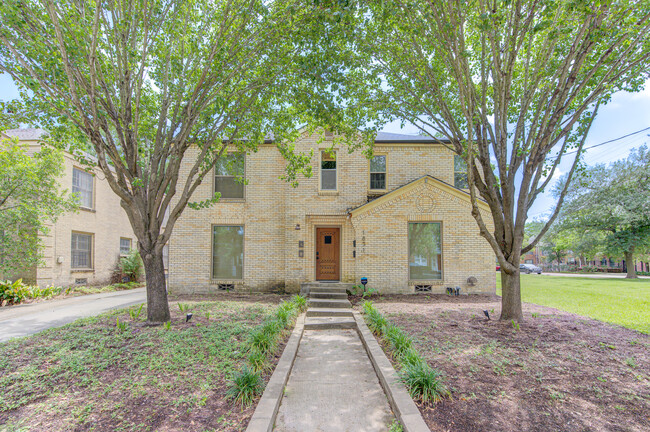 Foto del edificio - 1831 Sul Ross St