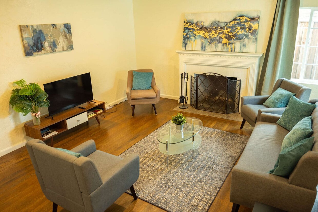 Foto principal - 240 E Hedding St