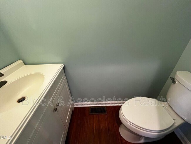 Building Photo - 214 Castle Hayne Dr