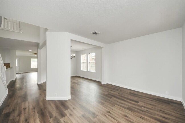 Foto del edificio - 2703 Edgewick Elm St