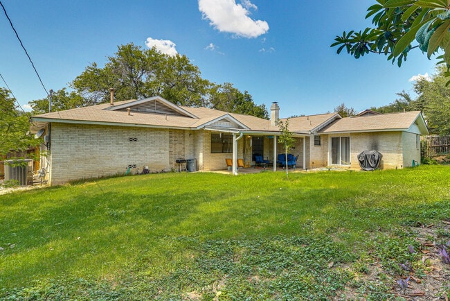 Building Photo - 6222 Madeleine Dr