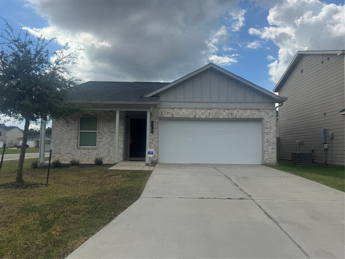 Foto principal - 15740 Del Norte Dr