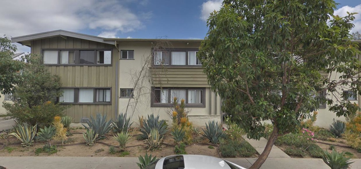 Primary Photo - 5431 San Vicente Blvd
