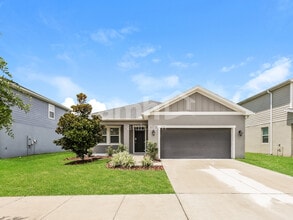 Building Photo - 323 Pine Terrace Dr