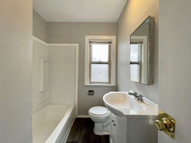 Foto del edificio - Two Bedroom Home in Muskegon