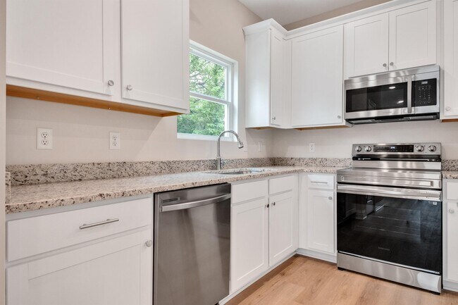 Foto del edificio - 2466 E 21st St