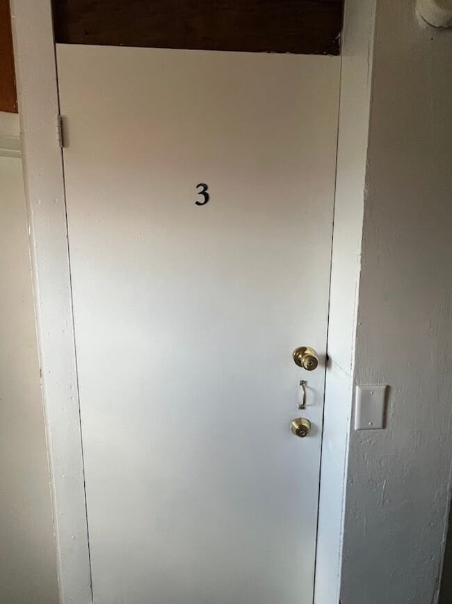 Photo - 527 N 8th St Apartment