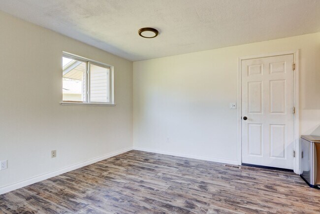 Foto del edificio - 3 Bedroom 2 Bath Home