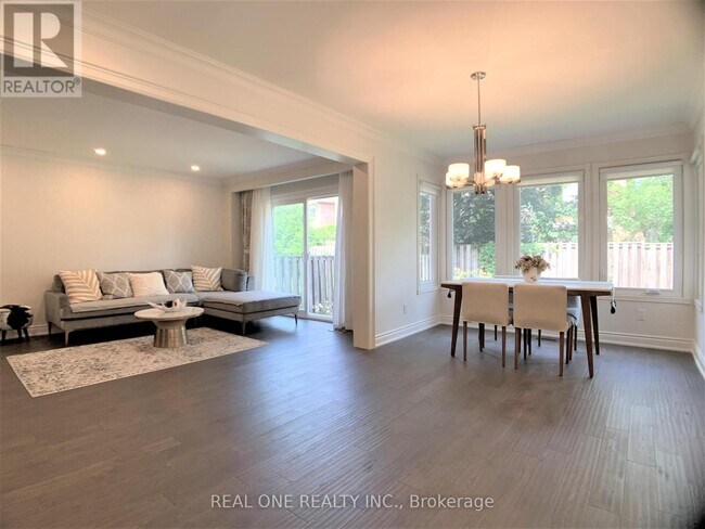 Building Photo - 433 Mullen Dr