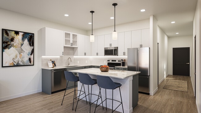 Building Photo - Encanto Isla