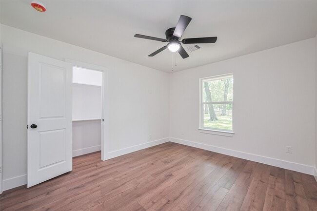 Building Photo - 23227 Albert Dr