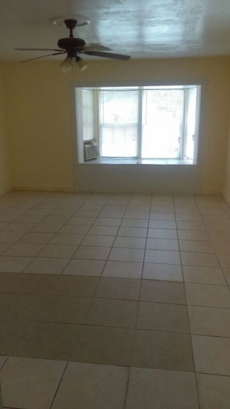 Building Photo - Single Family Orange Grove