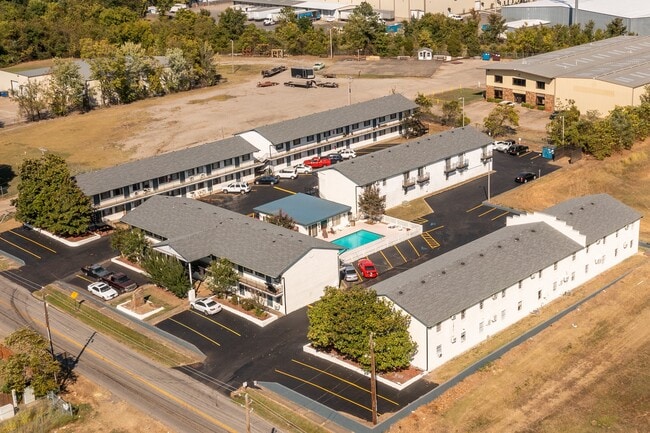 Building Photo - Mill Creek Apartments