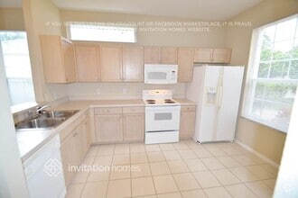 Building Photo - 12255 Hollybush Terrace