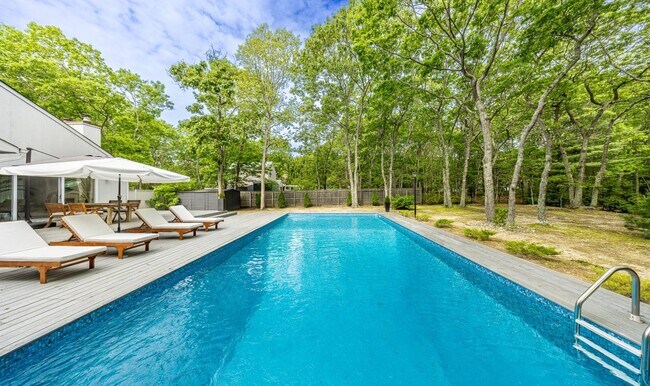Foto del edificio - 43 Wooded Oak Ln