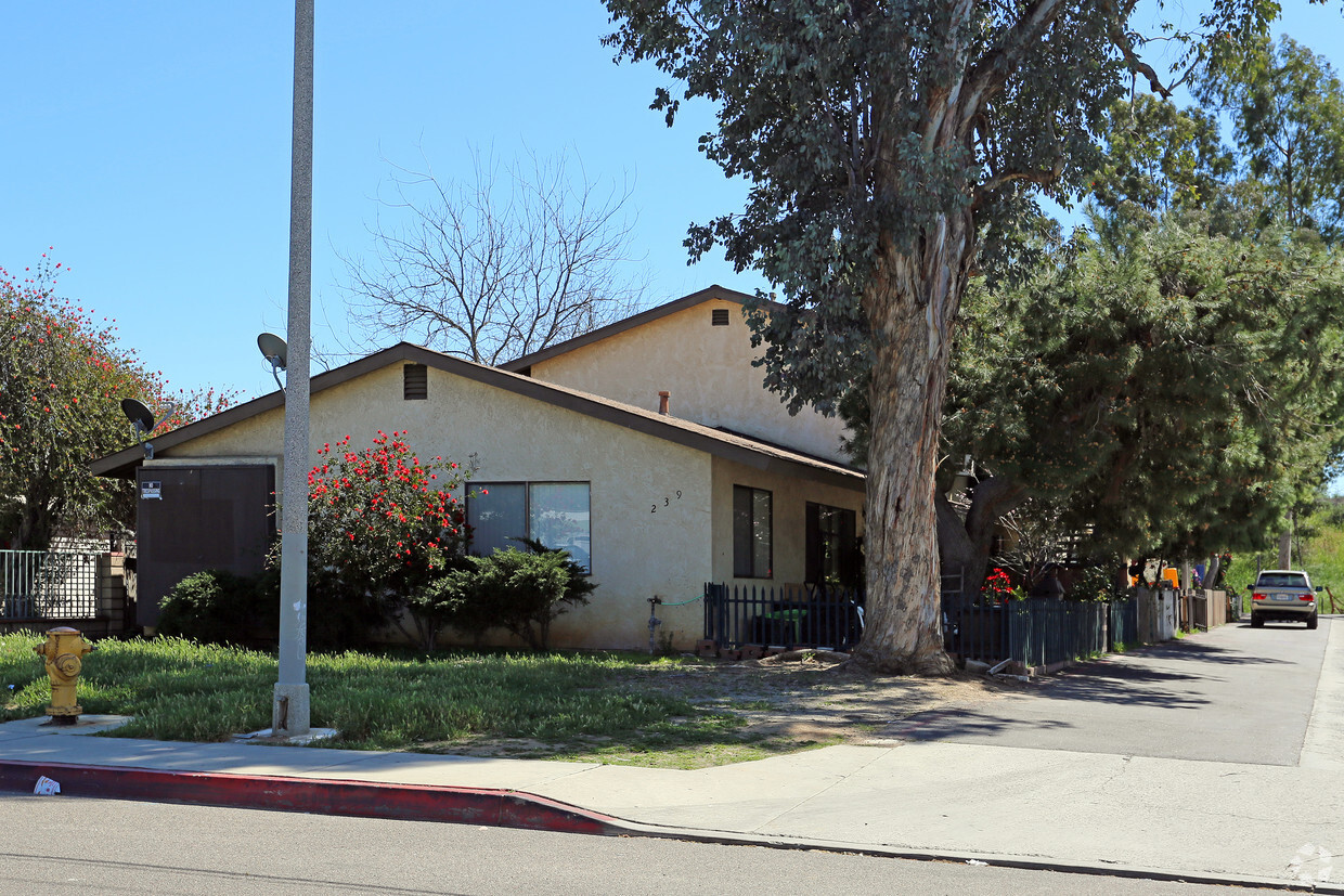 Building Photo - 239 W Lincoln Ave