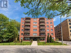 Building Photo - 11 Glenburn Ave