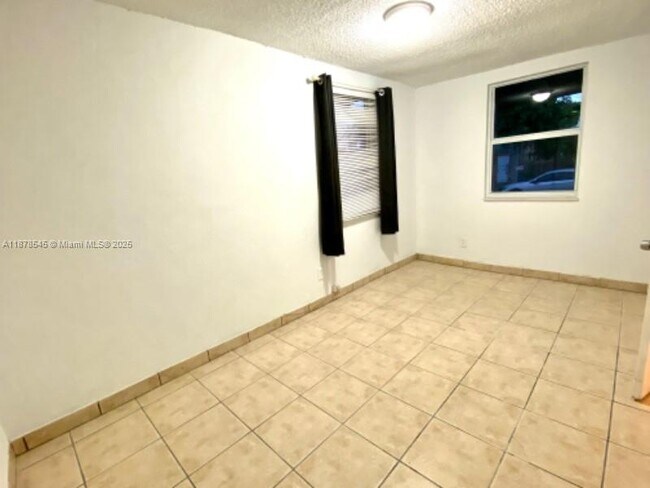 Foto del edificio - 4307 SW 9th St