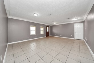 Building Photo - 4402 Ludwig Ln