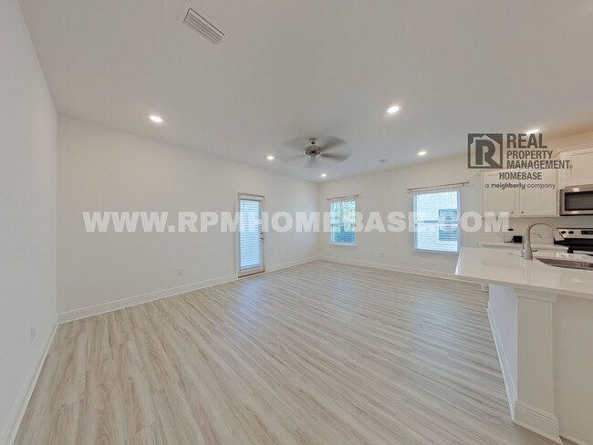 Foto del edificio - MOVE-IN SPECIAL: $500 off first month's re...