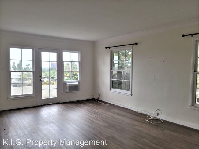 Foto del edificio - 2 br, 2 bath Apartment - 8575 Holloway Dr....