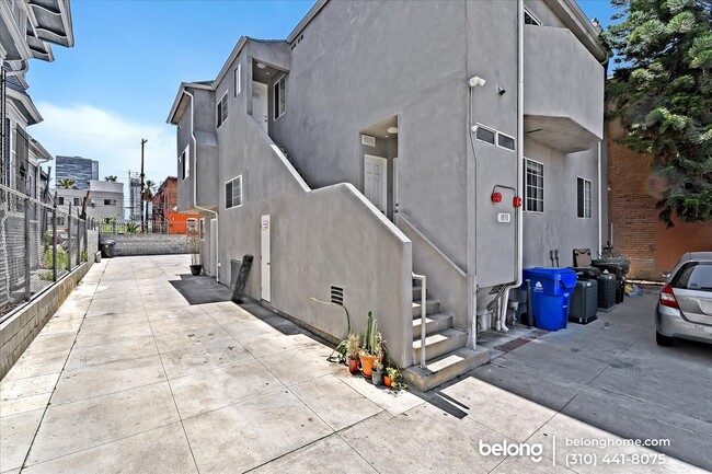 Building Photo - 1050 S Burlington Ave