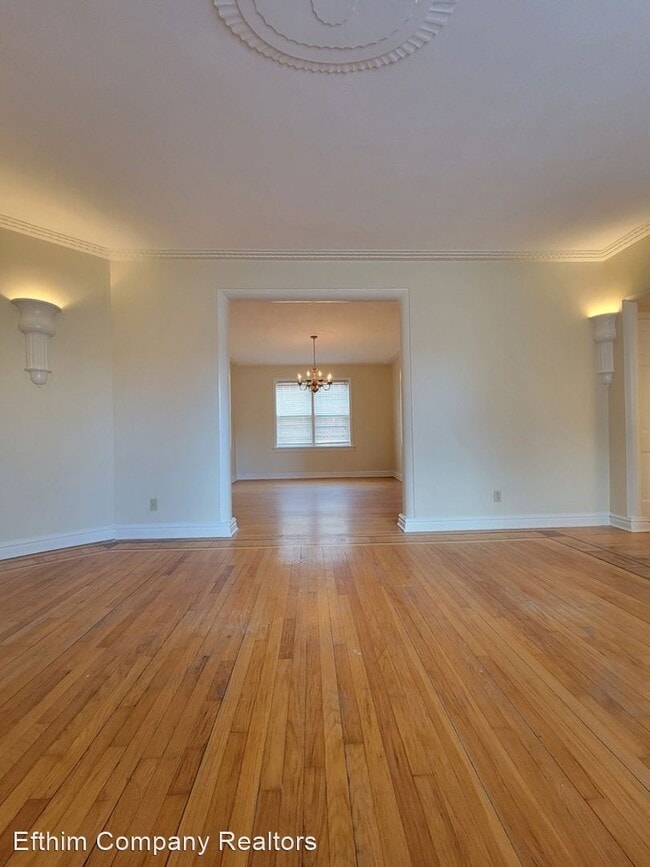 Building Photo - 2 br, 1 bath House - 705 Westwood Dr.  Uni...