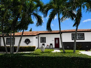 Building Photo - 1435 SW 82nd Pl