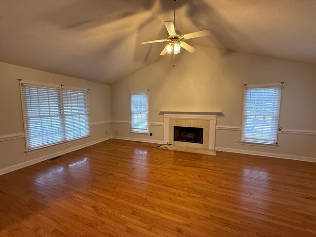 Building Photo - 3706 Trace Dr