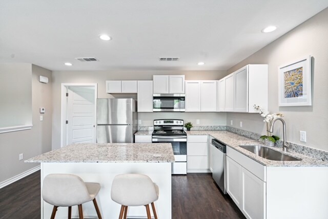 Foto del edificio - 3407-3425 Brooke Pl