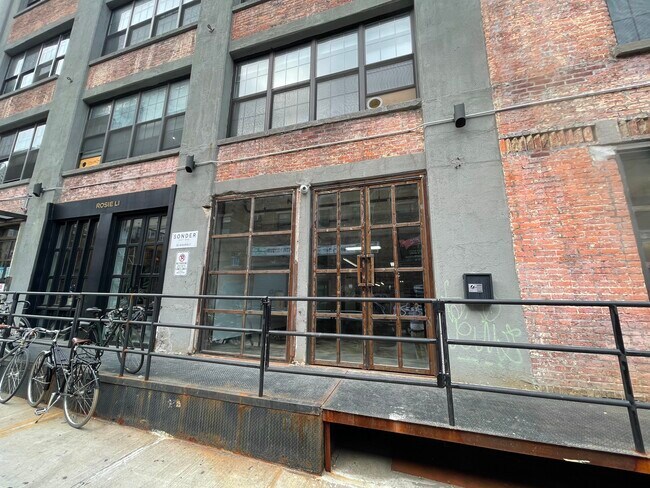 Foto del edificio - 36 Waverly Ave