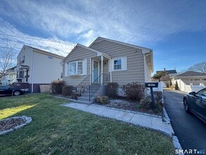 Building Photo - 1867 Broadbridge Ave