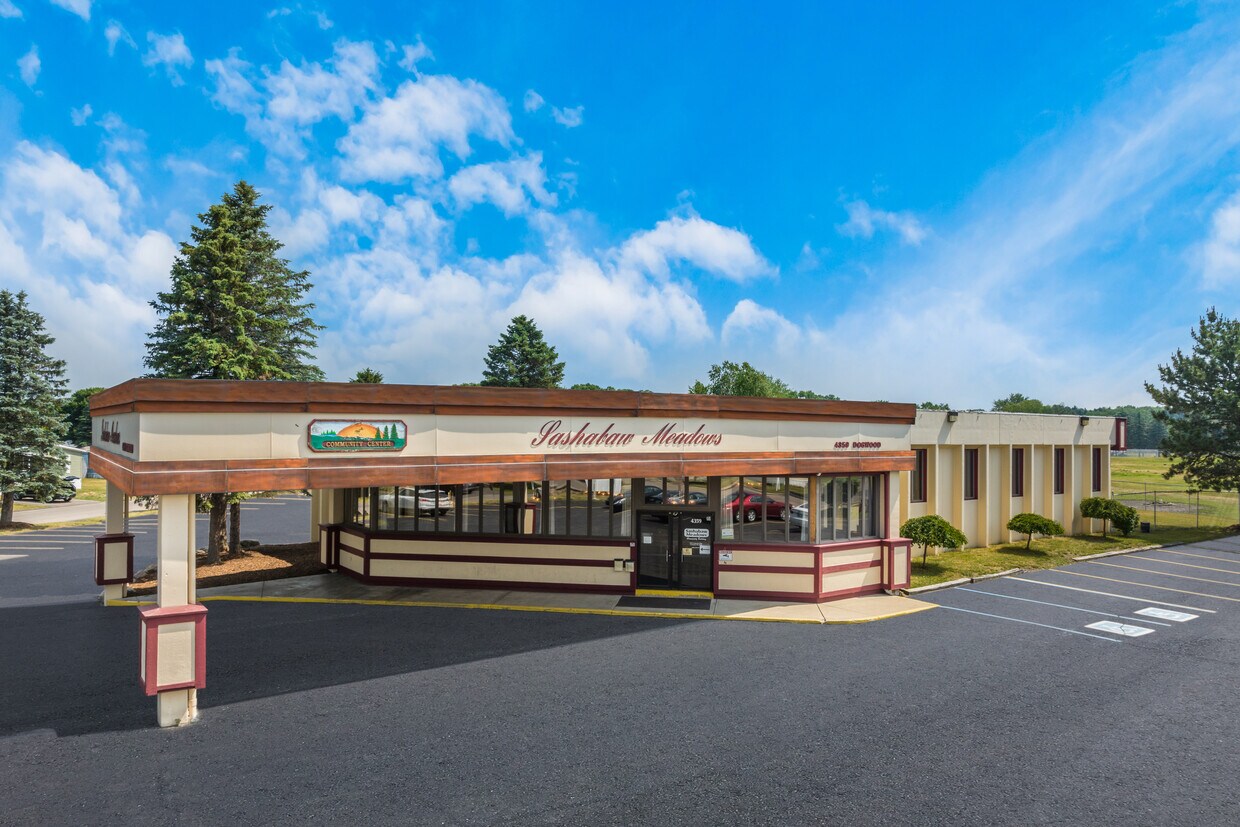 Sashabaw Meadows Rentals in Clarkston at 4359 Dogwood Blvd Clarkston