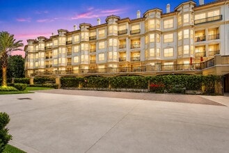 Building Photo - 7575 Kirby Dr